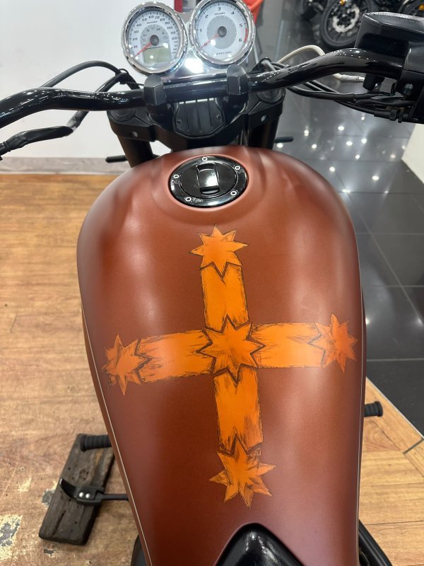 2011 Victory HAMMER BROWN