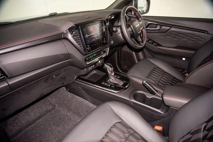 2025 Isuzu D-MAX X-TERRAIN