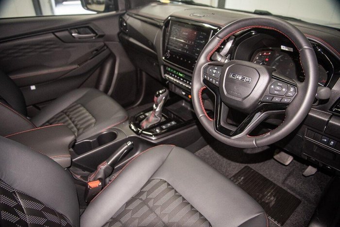2025 Isuzu D-MAX X-TERRAIN