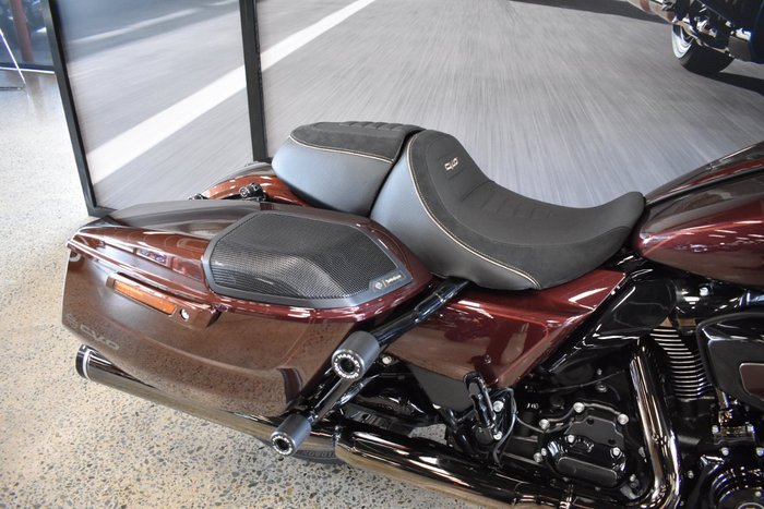 2024 HARLEY-DAVIDSON FLTRXSTSE CVO RD GLIDE ST 121 BRONZE ARMOR