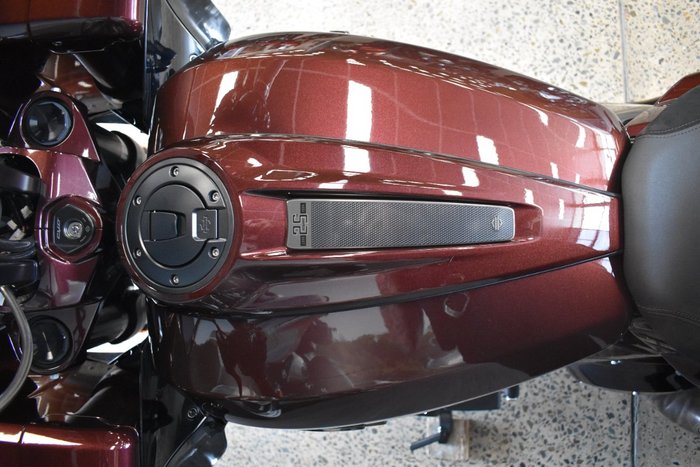 2024 HARLEY-DAVIDSON FLTRXSTSE CVO RD GLIDE ST 121 BRONZE ARMOR