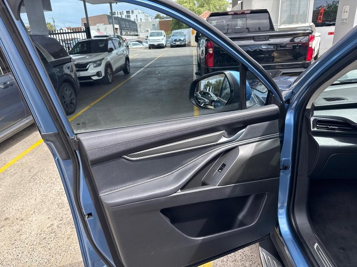 2022 LDV D90 Executive