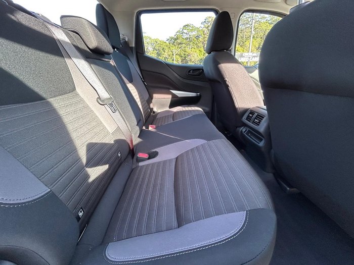 2024 Nissan Navara SL