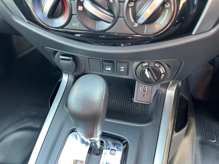 2024 Nissan Navara SL