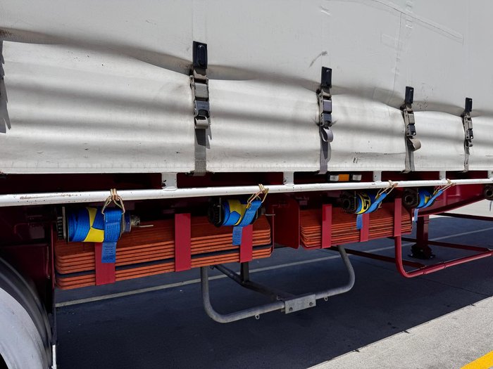 2018 Maxitrans St3 22 Pallet Sd Curtain Sider (2840Mm Side)