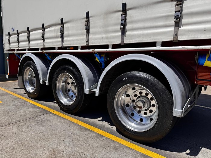 2018 Maxitrans St3 22 Pallet Sd Curtain Sider (2840Mm Side)