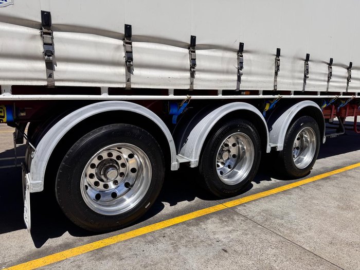 2018 Maxitrans St3 22 Pallet Sd Curtain Sider (2840Mm Side)