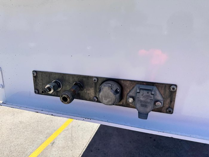 2018 Maxitrans St3 22 Pallet Sd Curtain Sider (2840Mm Side)