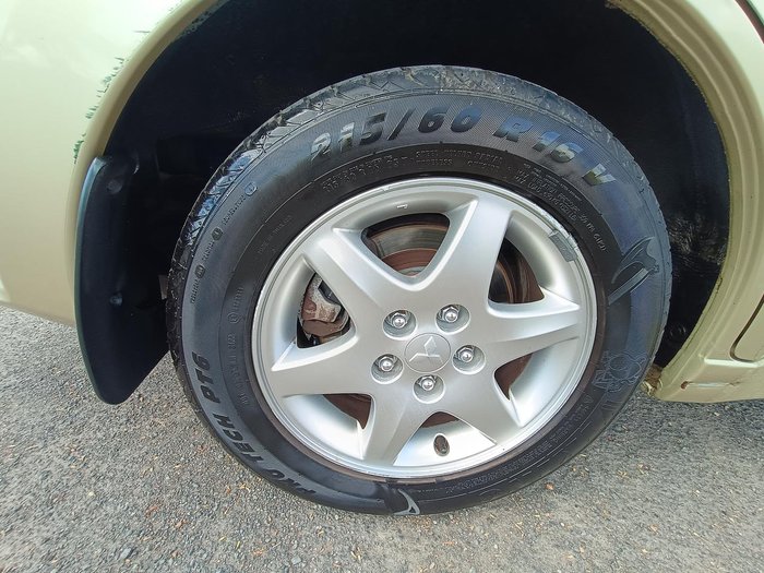 2006 Mitsubishi 380 LS