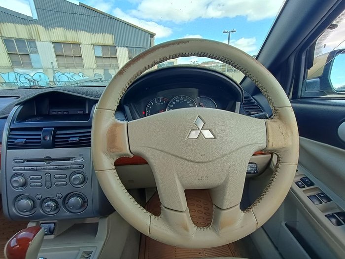 2006 Mitsubishi 380 LS