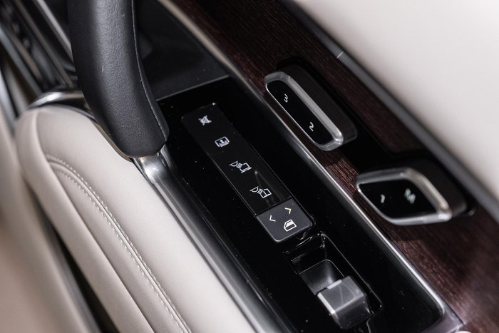 2022 Land Rover Range Rover P530 Autobiography