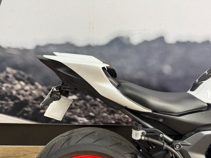 2023 Yamaha YZF-R7LA WHITE