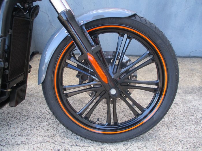 2019 Kawasaki VULCAN 900 (VN900) CUSTOM BLACK