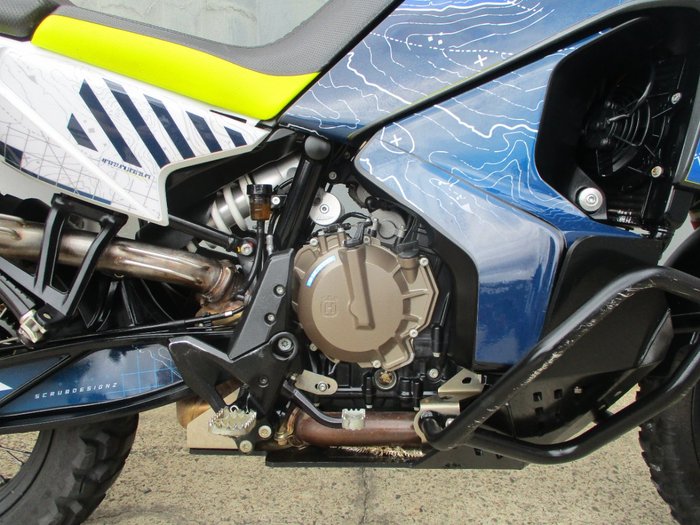 2022 HUSQVARNA NORDEN 901 BLUE