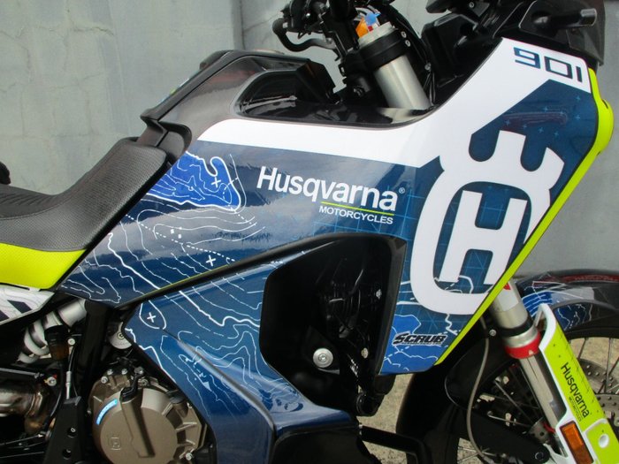 2022 HUSQVARNA NORDEN 901 BLUE