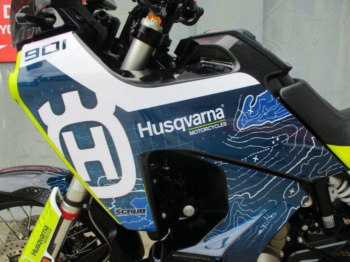2022 HUSQVARNA NORDEN 901 BLUE
