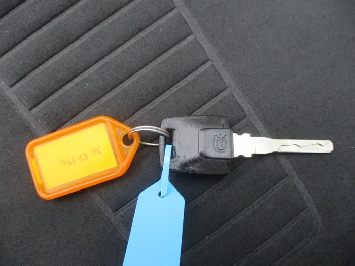 2022 HUSQVARNA NORDEN 901 BLUE