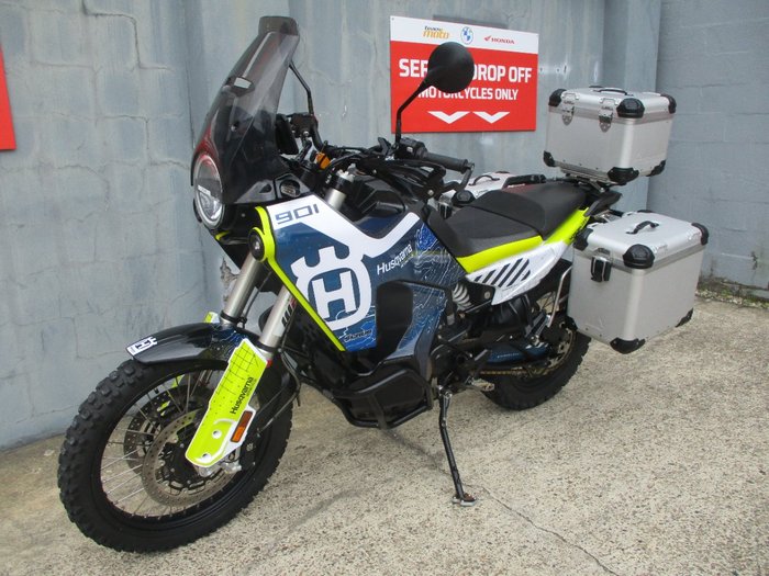 2022 HUSQVARNA NORDEN 901 BLUE