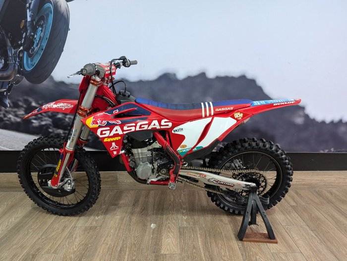 2022 GASGAS MC 450F TROY LEE DESIGNS RED