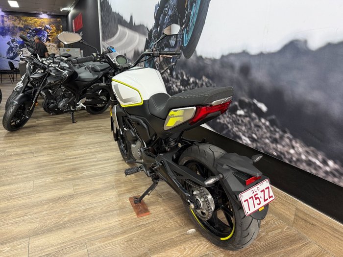 2023 CFMOTO 300 CL-X WHITE