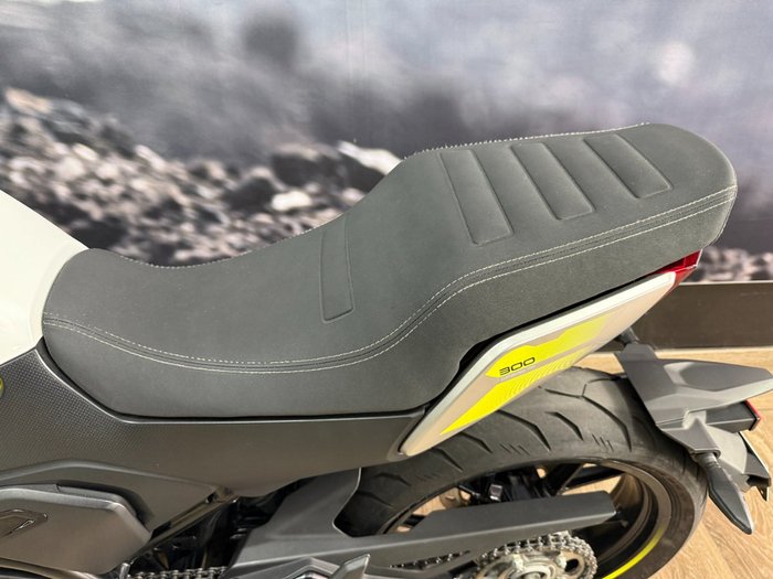 2023 CFMOTO 300 CL-X WHITE