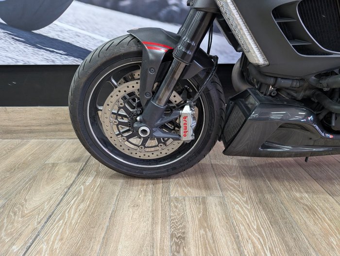 2013 DUCATI 2013 DUCATI 1200CC DIAVEL MOTORCYCLE RED