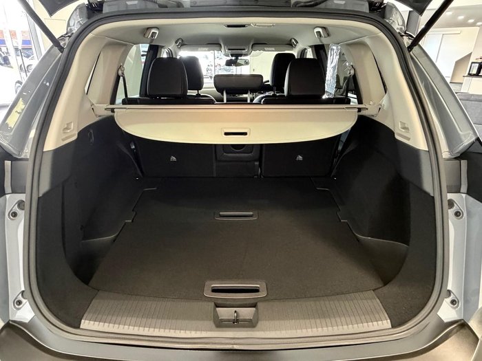 2025 Nissan X-TRAIL ST-L