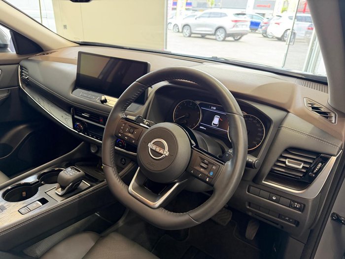 2025 Nissan X-TRAIL ST-L