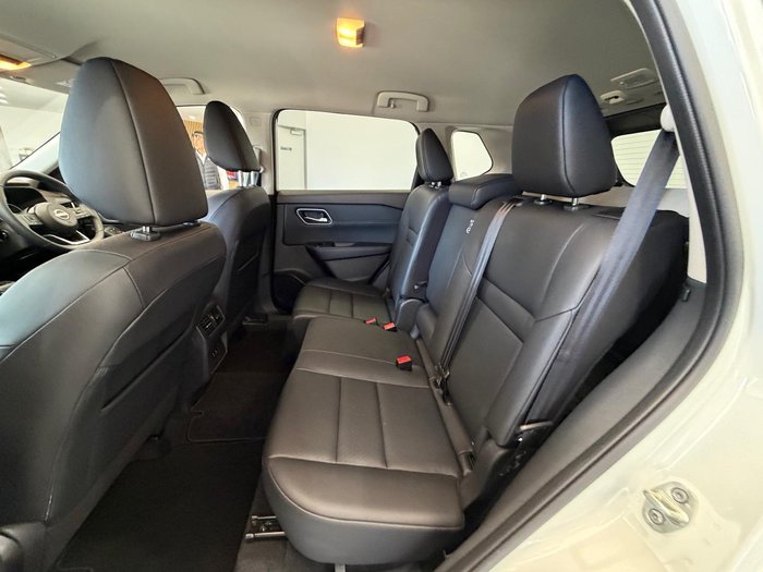 2024 Nissan X-TRAIL ST-L