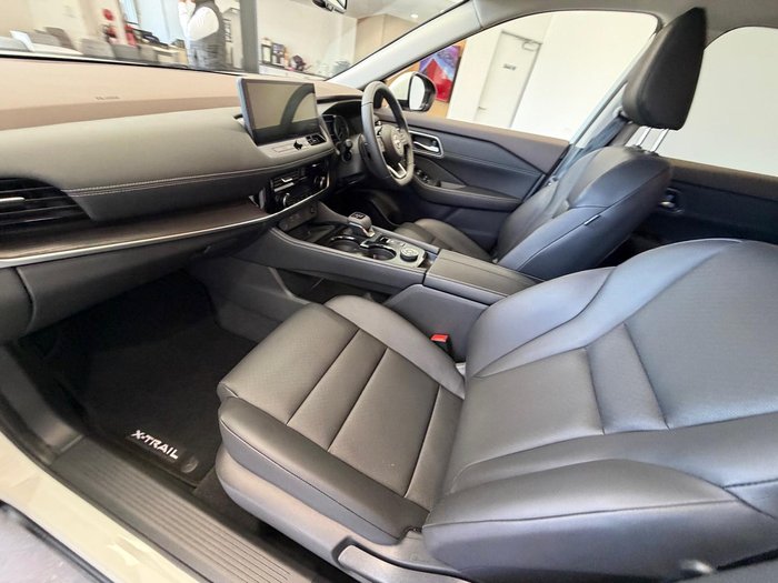 2024 Nissan X-TRAIL ST-L