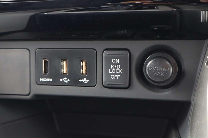 2025 Mitsubishi Pajero Sport GLS