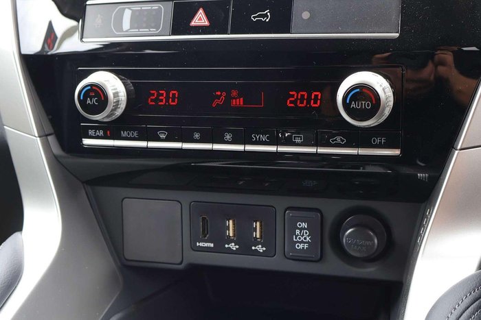 2025 Mitsubishi Pajero Sport GLS