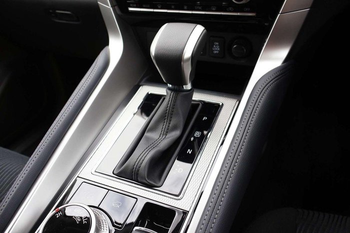 2025 Mitsubishi Pajero Sport GLS