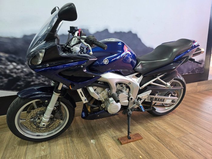 2005 Yamaha FZ6S BLUE