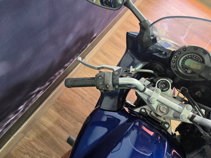 2005 Yamaha FZ6S BLUE