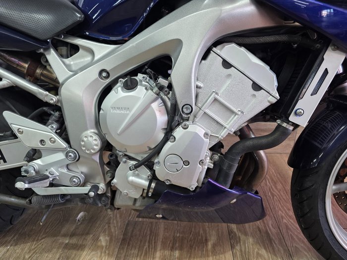 2005 Yamaha FZ6S BLUE