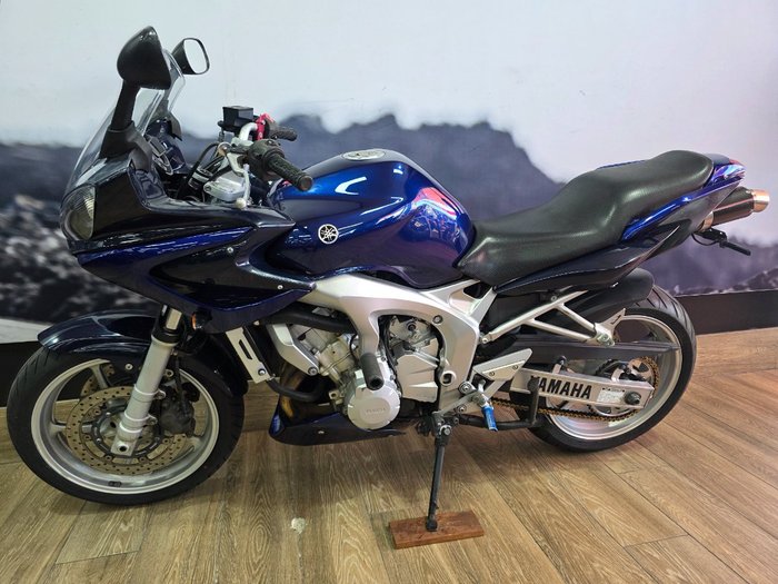 2005 Yamaha FZ6S BLUE