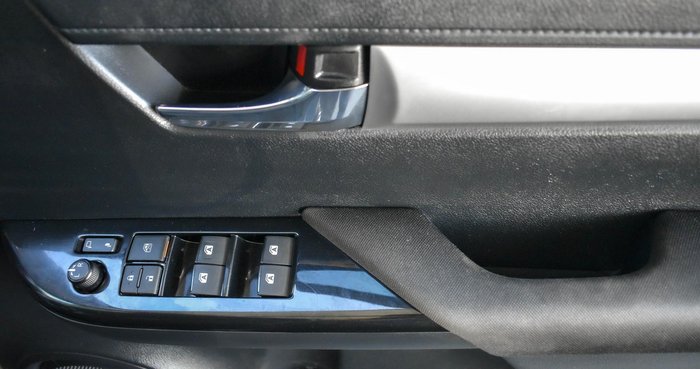 2019 Toyota Hilux SR5