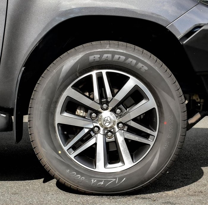 2019 Toyota Hilux SR5