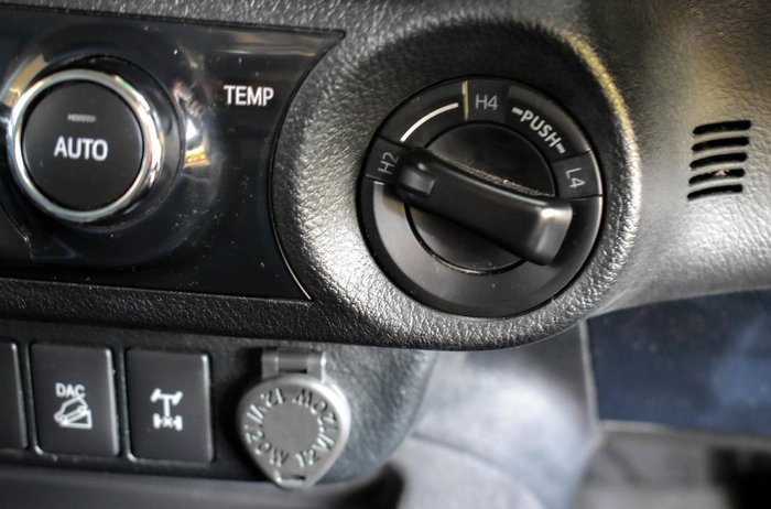 2019 Toyota Hilux SR5