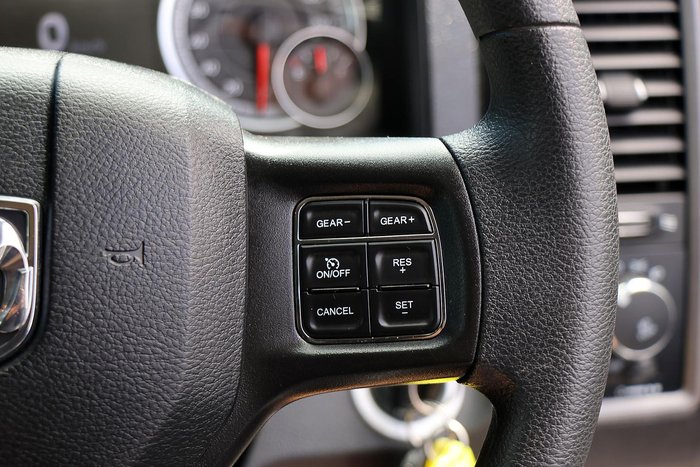 2022 RAM 1500 Express DS MY22 4X4 Dual Range Bright White