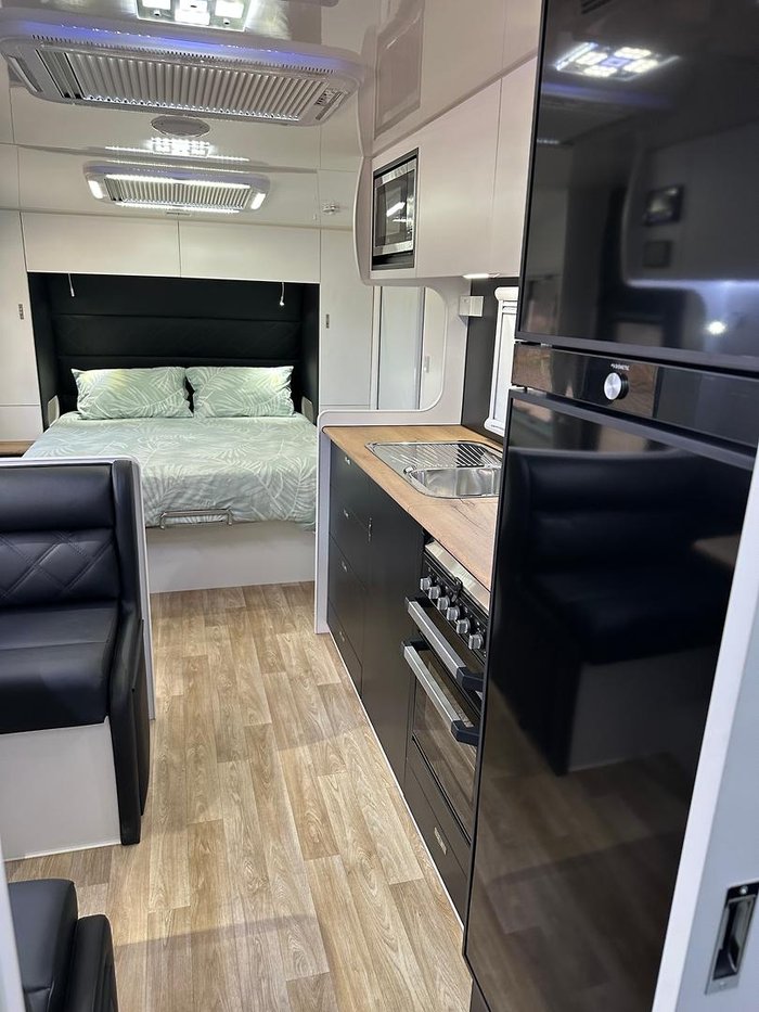 2025 Red Centre Kimberley 196 Type B (Was $122,990 now $110,990)