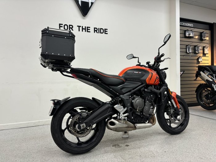 2023 Triumph TRIDENT 660 MATT BAJA ORANGE