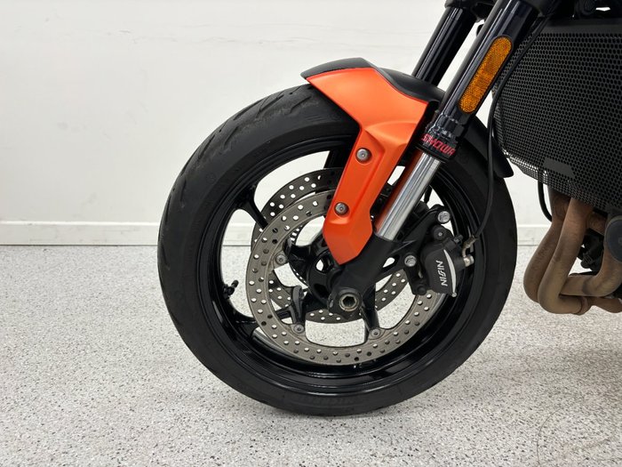 2023 Triumph TRIDENT 660 MATT BAJA ORANGE