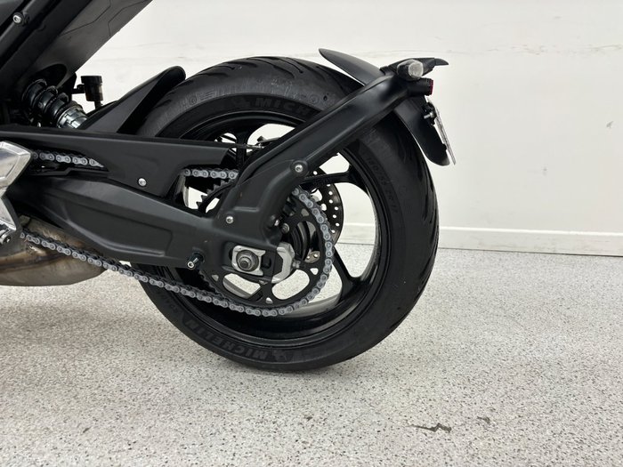 2023 Triumph TRIDENT 660 MATT BAJA ORANGE