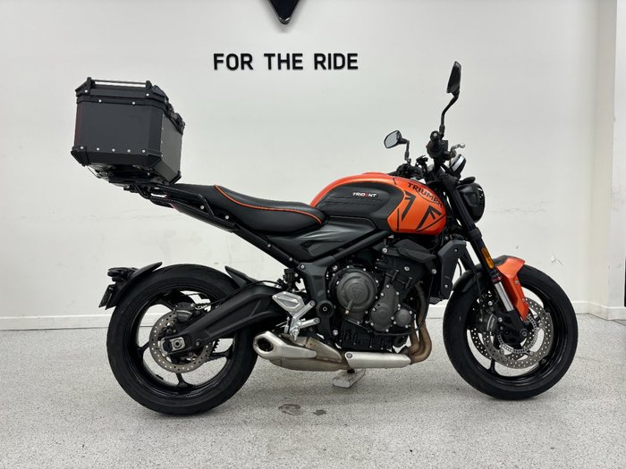 2023 Triumph TRIDENT 660 MATT BAJA ORANGE