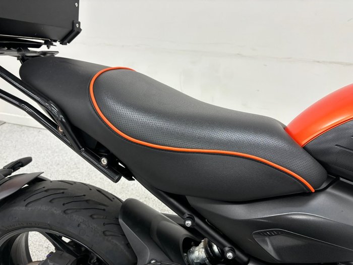 2023 Triumph TRIDENT 660 MATT BAJA ORANGE