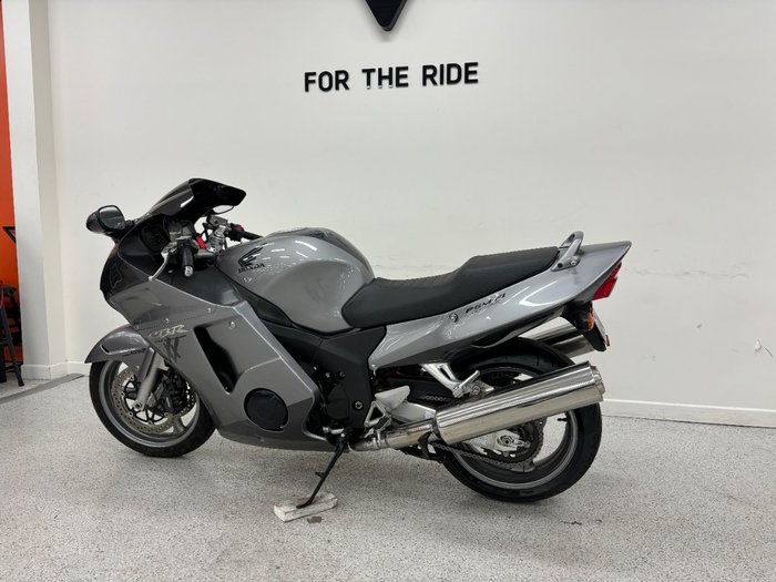 2006 Honda CBR1100XX (SUPER BLACKBIRD) Silver