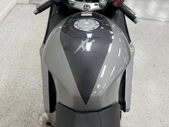 2006 Honda CBR1100XX (SUPER BLACKBIRD) Silver