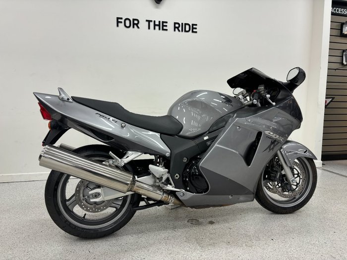 2006 Honda CBR1100XX (SUPER BLACKBIRD) Silver